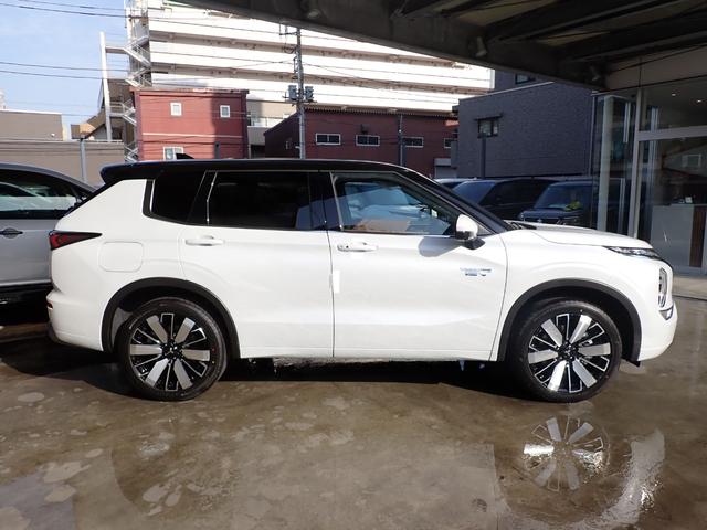アウトランダーPHEV Pエグゼクティブパッケージ メーカー保証 CEV補助 セミアニリンレザー サンルーフ マイパイロット デジタルインナーミラー YAMAHAスピーカー 12.3インチディスプレイナビ HUD 全方位カメラ ミツビシコネクト(18枚目)