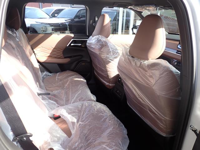 アウトランダーPHEV Pエグゼクティブパッケージ メーカー保証 CEV補助 セミアニリンレザー サンルーフ マイパイロット デジタルインナーミラー YAMAHAスピーカー 12.3インチディスプレイナビ HUD 全方位カメラ ミツビシコネクト(27枚目)