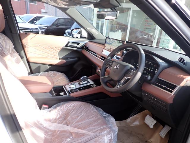 アウトランダーPHEV Pエグゼクティブパッケージ メーカー保証 CEV補助 セミアニリンレザー サンルーフ マイパイロット デジタルインナーミラー YAMAHAスピーカー 12.3インチディスプレイナビ HUD 全方位カメラ ミツビシコネクト(29枚目)