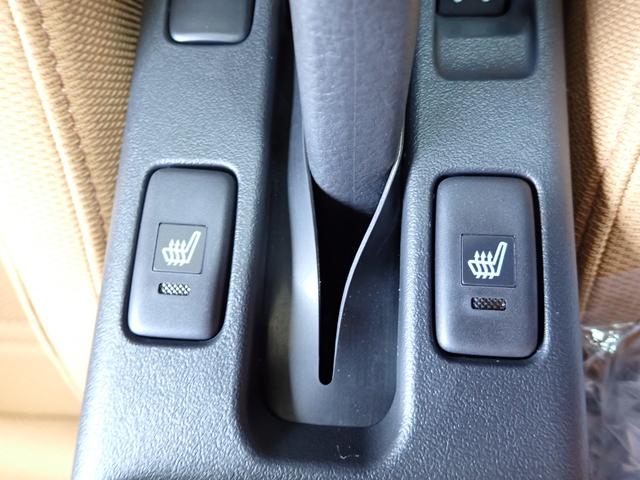 コペン セロ　メーカー保証継承　ベージュインテリア　切削デザイン１６インチＡＷ　電動開閉式ルーフ　オートライト　バックセンサー　シートヒーター　ＬＥＤヘッドライト（11枚目）