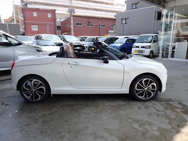 コペン セロ　メーカー保証継承　ベージュインテリア　切削デザイン１６インチＡＷ　電動開閉式ルーフ　オートライト　バックセンサー　シートヒーター　ＬＥＤヘッドライト（18枚目）