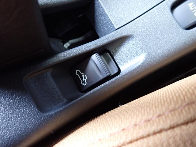 コペン セロ　メーカー保証継承　ベージュインテリア　切削デザイン１６インチＡＷ　電動開閉式ルーフ　オートライト　バックセンサー　シートヒーター　ＬＥＤヘッドライト（28枚目）