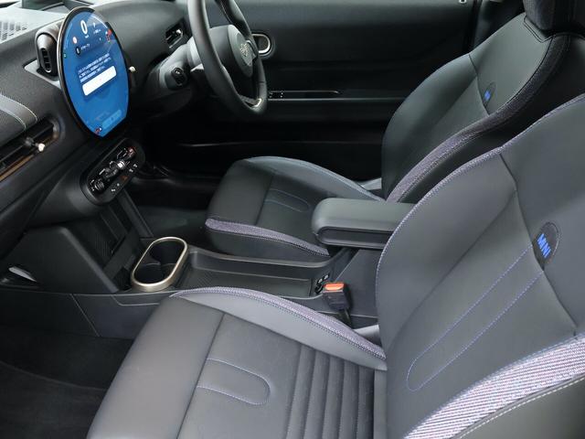 MINI クーパーC クラシック・トリム 認定中古車/ナビ/クラシックトリム/アップルカープレイ/アンドロイドオート/シートヒーター/ステアリングヒーター/ACC/ETC/16AW/LEDヘッドライト/バックカメラ/前後センサー/衝突軽減(10枚目)