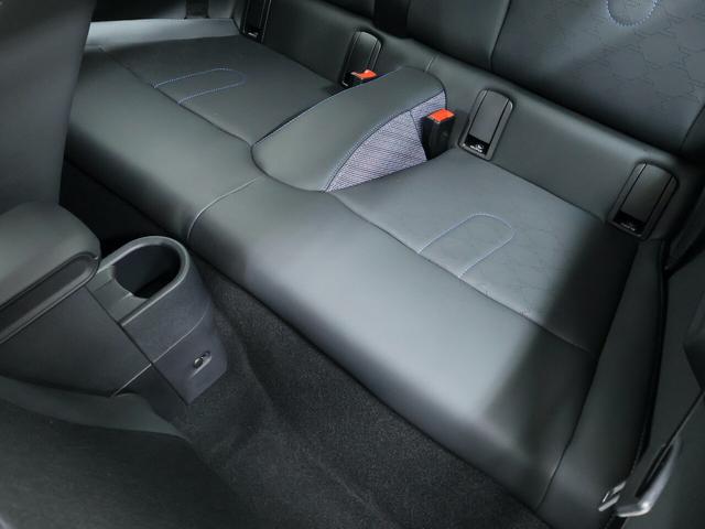 MINI クーパーC クラシック・トリム 認定中古車/ナビ/クラシックトリム/アップルカープレイ/アンドロイドオート/シートヒーター/ステアリングヒーター/ACC/ETC/16AW/LEDヘッドライト/バックカメラ/前後センサー/衝突軽減(11枚目)