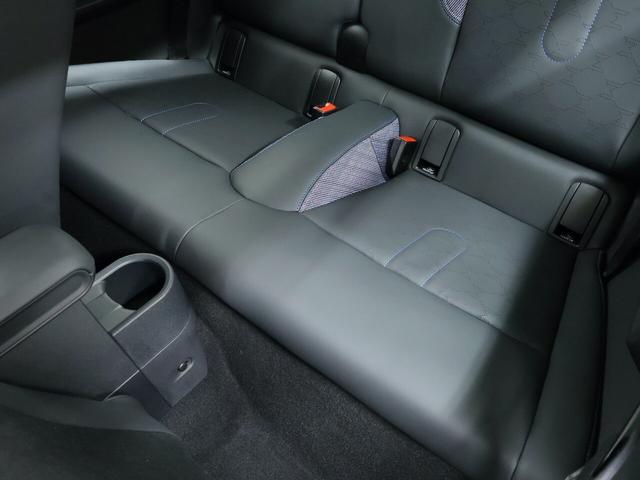 MINI 3ドア DCT 定中古車/ナビ/クラシックトリム/アップルカープレイ/アンドロイドオート/シートヒーター/ステアリングヒーター/ACC/ETC/16AW/LEDヘッドライト/バックカメラ/前後センサー(12枚目)