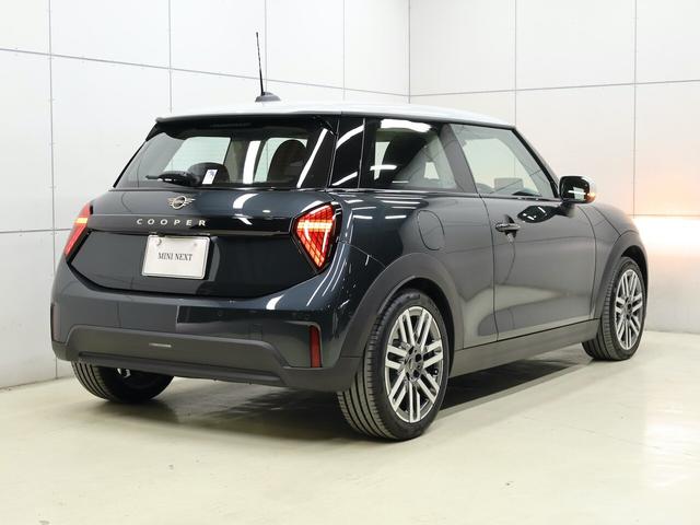 MINI 3ドア DCT 定中古車/ナビ/クラシックトリム/アップルカープレイ/アンドロイドオート/シートヒーター/ステアリングヒーター/ACC/ETC/16AW/LEDヘッドライト/バックカメラ/前後センサー(16枚目)