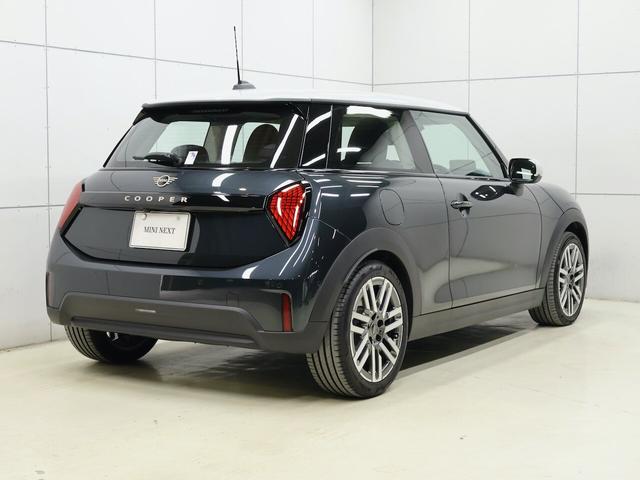 MINI 3ドア DCT 定中古車/ナビ/クラシックトリム/アップルカープレイ/アンドロイドオート/シートヒーター/ステアリングヒーター/ACC/ETC/16AW/LEDヘッドライト/バックカメラ/前後センサー(17枚目)