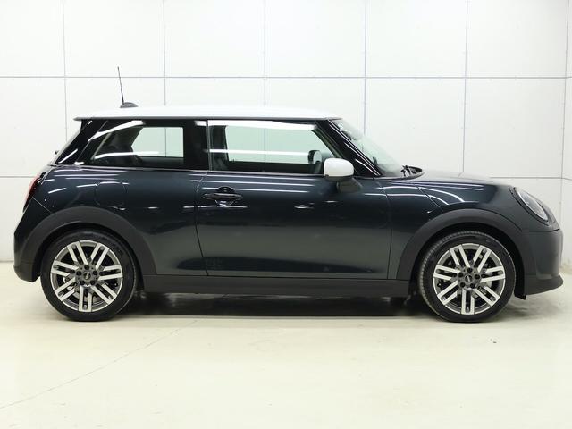 MINI 3ドア DCT 定中古車/ナビ/クラシックトリム/アップルカープレイ/アンドロイドオート/シートヒーター/ステアリングヒーター/ACC/ETC/16AW/LEDヘッドライト/バックカメラ/前後センサー(18枚目)
