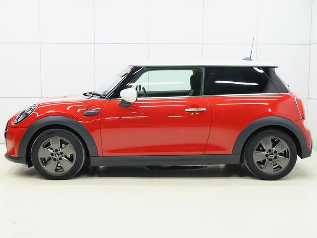 MINI クーパー 3ドア DCT AppleCarPlay アクティブクルーズ 前後障害物センサーRカメラ Bluetooth ETC LEDライト スマートキー USB 17インチホイール(5枚目)