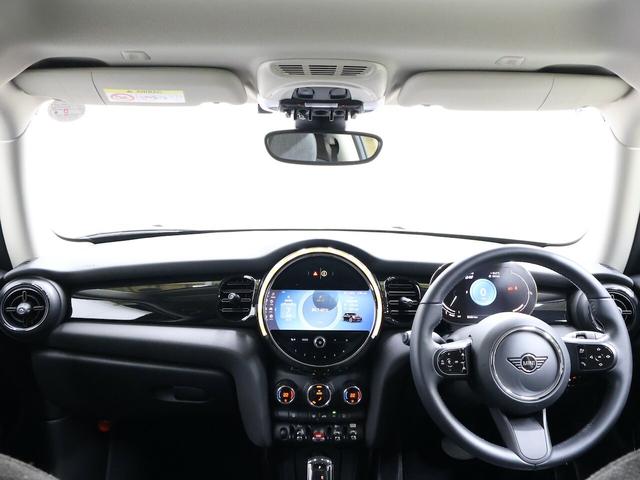 MINI クーパー 3ドア DCT AppleCarPlay アクティブクルーズ 前後障害物センサーRカメラ Bluetooth ETC LEDライト スマートキー USB 17インチホイール(24枚目)