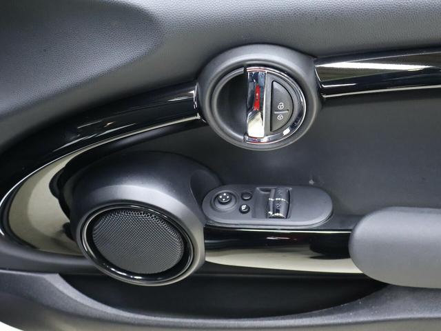 MINI クーパー 3ドア DCT AppleCarPlay アクティブクルーズ 前後障害物センサーRカメラ Bluetooth ETC LEDライト スマートキー USB 17インチホイール(34枚目)