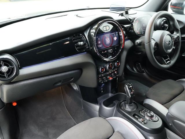 MINI 3ドア ナビ アクテイブクルーズ ヘッドアップディスプレイ 前後障害物センサーRカメラ Bluetooth ETC LEDライト スマートキー USB 18インチホイール(9枚目)