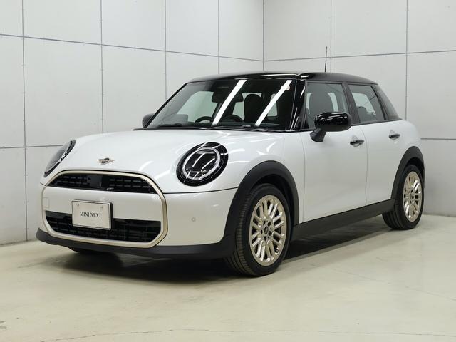 ＭＩＮＩ 　クーパーＣ　５ドア　ＤＣＴ　認定中古車／ナビ／ＦＡＶＯＲＥＤトリム／アップルカープレイ／アンドロイドオート／シートヒーター／ステアリングヒーター／ＡＣＣ／ＥＴＣ／１７ＡＷ／ＬＥＤヘッドライト（2枚目）