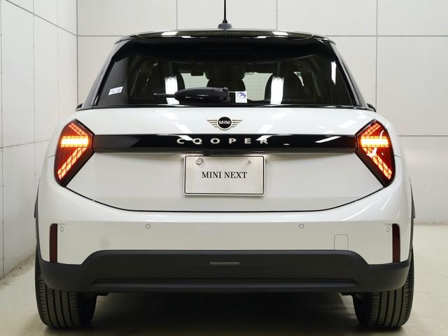 ＭＩＮＩ 　クーパーＣ　５ドア　ＤＣＴ　認定中古車／ナビ／ＦＡＶＯＲＥＤトリム／アップルカープレイ／アンドロイドオート／シートヒーター／ステアリングヒーター／ＡＣＣ／ＥＴＣ／１７ＡＷ／ＬＥＤヘッドライト（14枚目）