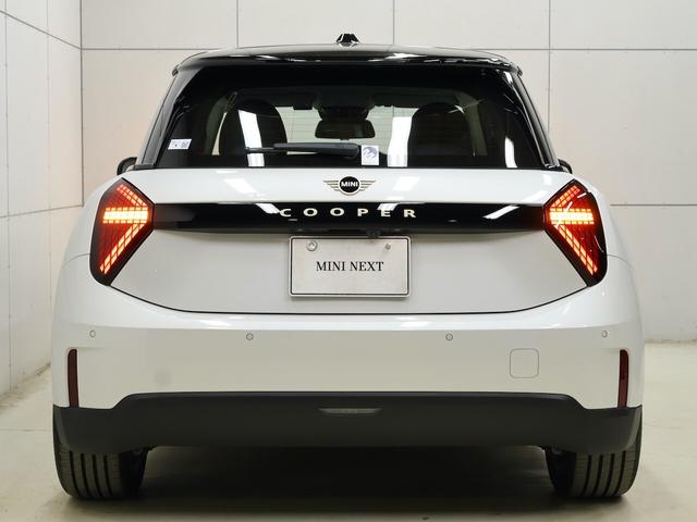 ＭＩＮＩ クーパーＥ　クラシック・トリム　クーパーＥ　３ドア　認定中古車／クラシックトリム／ナビ／アップルカープレイ／アンドロイドオート／１７ＡＷ／ＡＣＣ／ＥＴＣ／シートヒーター／ステアリングヒーター／ＬＥＤヘッドライト／バックカメラ（13枚目）