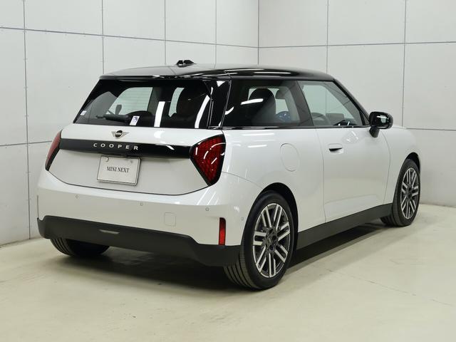 ＭＩＮＩ クーパーＥ　クラシック・トリム　クーパーＥ　３ドア　認定中古車／クラシックトリム／ナビ／アップルカープレイ／アンドロイドオート／１７ＡＷ／ＡＣＣ／ＥＴＣ／シートヒーター／ステアリングヒーター／ＬＥＤヘッドライト／バックカメラ（16枚目）