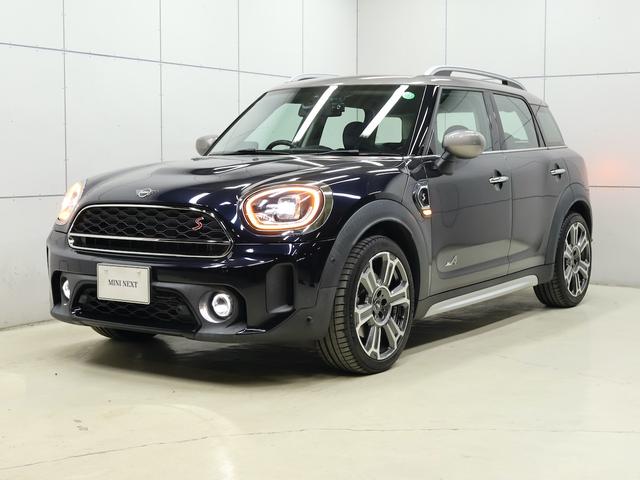 ＭＩＮＩ クーパーＳＤ　クロスオーバー　オール４　純正ナビ　ヘッドアップディスプレイ電動リアゲート　アクテイブクルーズ　前後障害物センサー　Ｒカメラ　シートヒーター　ＵＳＢ　スマートキー　純正１９インチホイール　Ｂｌｕｅｔｏｏｔｈ　ＬＥＤライト（4枚目）