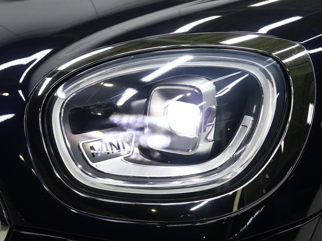 ＭＩＮＩ クーパーＳＤ　クロスオーバー　オール４　純正ナビ　ヘッドアップディスプレイ電動リアゲート　アクテイブクルーズ　前後障害物センサー　Ｒカメラ　シートヒーター　ＵＳＢ　スマートキー　純正１９インチホイール　Ｂｌｕｅｔｏｏｔｈ　ＬＥＤライト（7枚目）