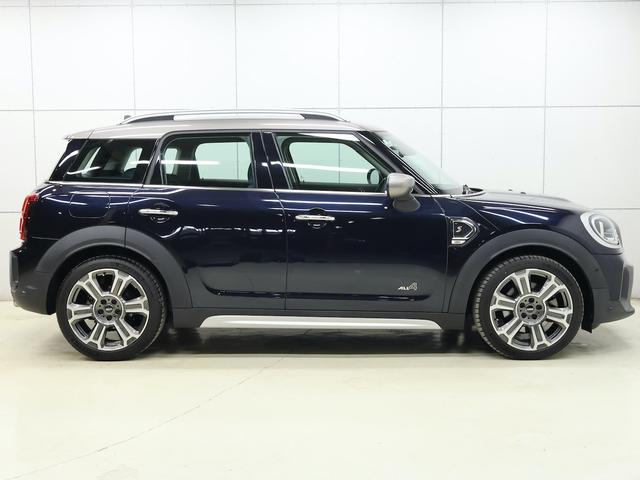 ＭＩＮＩ クーパーＳＤ　クロスオーバー　オール４　純正ナビ　ヘッドアップディスプレイ電動リアゲート　アクテイブクルーズ　前後障害物センサー　Ｒカメラ　シートヒーター　ＵＳＢ　スマートキー　純正１９インチホイール　Ｂｌｕｅｔｏｏｔｈ　ＬＥＤライト（14枚目）