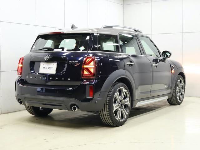 ＭＩＮＩ クーパーＳＤ　クロスオーバー　オール４　純正ナビ　ヘッドアップディスプレイ電動リアゲート　アクテイブクルーズ　前後障害物センサー　Ｒカメラ　シートヒーター　ＵＳＢ　スマートキー　純正１９インチホイール　Ｂｌｕｅｔｏｏｔｈ　ＬＥＤライト（15枚目）