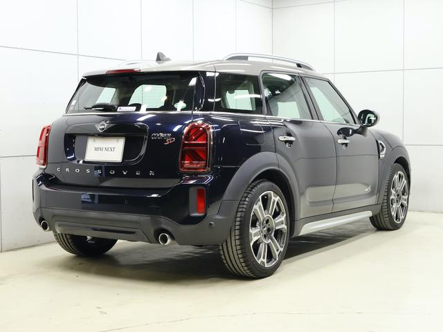 ＭＩＮＩ クーパーＳＤ　クロスオーバー　オール４　純正ナビ　ヘッドアップディスプレイ電動リアゲート　アクテイブクルーズ　前後障害物センサー　Ｒカメラ　シートヒーター　ＵＳＢ　スマートキー　純正１９インチホイール　Ｂｌｕｅｔｏｏｔｈ　ＬＥＤライト（16枚目）