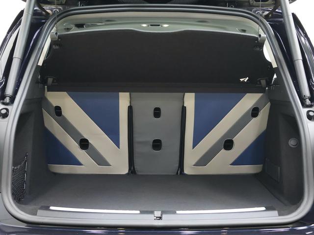 ＭＩＮＩ クーパーＳＤ　クロスオーバー　オール４　純正ナビ　ヘッドアップディスプレイ電動リアゲート　アクテイブクルーズ　前後障害物センサー　Ｒカメラ　シートヒーター　ＵＳＢ　スマートキー　純正１９インチホイール　Ｂｌｕｅｔｏｏｔｈ　ＬＥＤライト（21枚目）