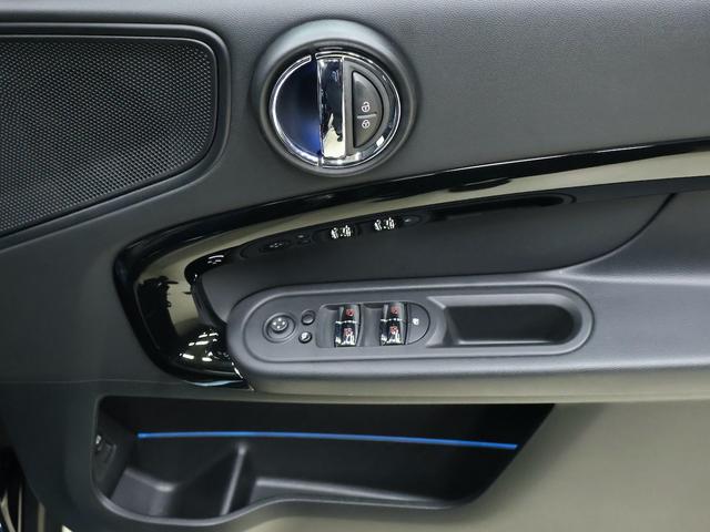 ＭＩＮＩ クーパーＳＤ　クロスオーバー　オール４　純正ナビ　ヘッドアップディスプレイ電動リアゲート　アクテイブクルーズ　前後障害物センサー　Ｒカメラ　シートヒーター　ＵＳＢ　スマートキー　純正１９インチホイール　Ｂｌｕｅｔｏｏｔｈ　ＬＥＤライト（34枚目）