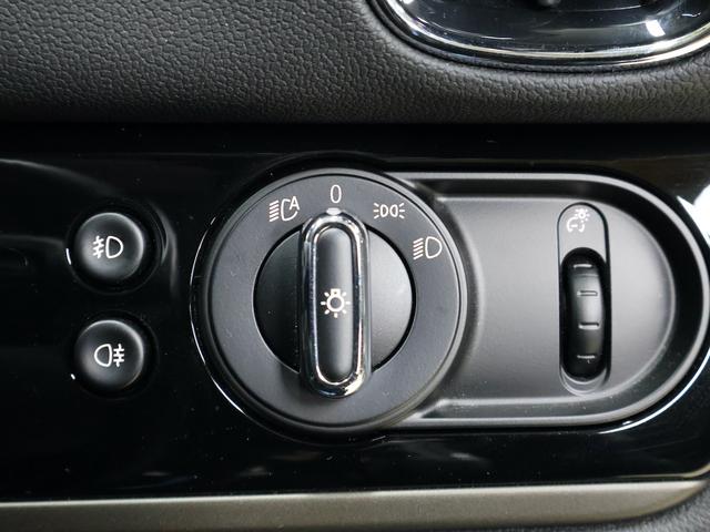 ＭＩＮＩ クーパーＳＤ　クロスオーバー　オール４　純正ナビ　ヘッドアップディスプレイ電動リアゲート　アクテイブクルーズ　前後障害物センサー　Ｒカメラ　シートヒーター　ＵＳＢ　スマートキー　純正１９インチホイール　Ｂｌｕｅｔｏｏｔｈ　ＬＥＤライト（36枚目）