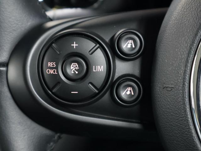 ＭＩＮＩ クーパーＳＤ　クロスオーバー　オール４　純正ナビ　ヘッドアップディスプレイ電動リアゲート　アクテイブクルーズ　前後障害物センサー　Ｒカメラ　シートヒーター　ＵＳＢ　スマートキー　純正１９インチホイール　Ｂｌｕｅｔｏｏｔｈ　ＬＥＤライト（39枚目）