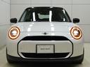 ＭＩＮＩ クーパーＥ　クラシック・トリム　クーパーＥ　３ドア　認定中古車／クラシックトリム／ナビ／アップルカープレイ／アンドロイドオート／１７ＡＷ／ＡＣＣ／ＥＴＣ／シートヒーター／ステアリングヒーター／ＬＥＤヘッドライト／バックカメラ（4枚目）