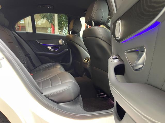 Cクラス C200 ローレウスエディション スポーツプラス ブルメスタサウンド ヘッドアップディスプレイ フットトランクオープナー パワートランク スペアキー 禁煙車 シートヒーター ナビバックカメラ ETC2.0 オートライト オートエアコン(29枚目)