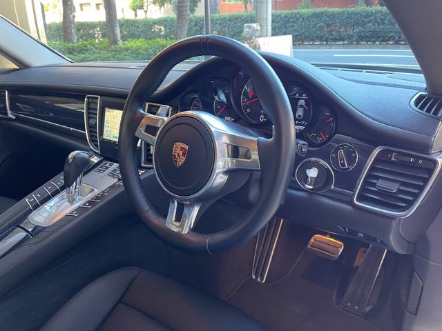 パナメーラ 　４　ＰＤＫ　４ＷＤ　スペアキー　禁煙　アルミ付スタッドレスタイヤ別有　前後ドライブレコーダー　シートヒーター　オートライト　オートリヤゲート　オートエアコン　クルコン　ヘッドライトウオッシャー（18枚目）