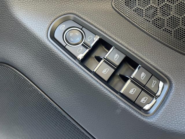 パナメーラ 　４　ＰＤＫ　４ＷＤ　スペアキー　禁煙　アルミ付スタッドレスタイヤ別有　前後ドライブレコーダー　シートヒーター　オートライト　オートリヤゲート　オートエアコン　クルコン　ヘッドライトウオッシャー（26枚目）