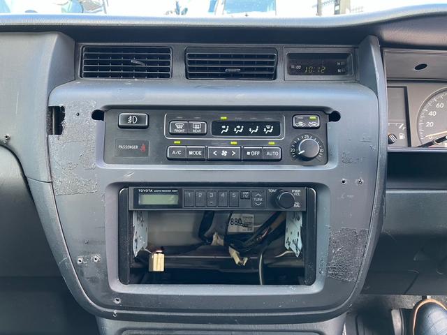 クラウン スーパーデラックス　ＡＴ　衝突安全ボディ　ＡＢＳ　ＥＳＣ　エアコン　パワーステアリング（4枚目）