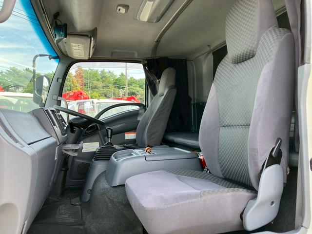 フォワード  トラック MT ETC バックカメラ キーレスエントリー エアコン 運転席エアバッグ ミュージックプレイヤー接続可(8枚目)