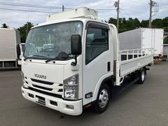 中古車の買取、販売のトラック広場です。タクシーからトラック、国産乗用車、輸入車まで幅広く取り扱っております。これからのカーライフをしっかりサポートするサービスを心がけております。 2