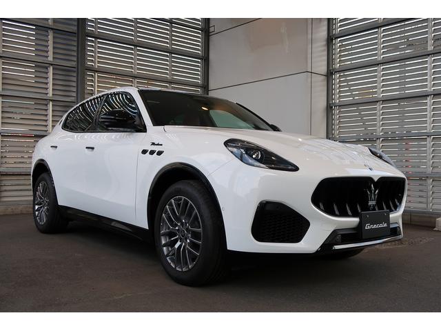 グレカーレ Ｍｏｄｅｎａ　パノラマサンルーフ　エアサスペンション　セキュリティーアラーム　衝突軽減ブレーキ（7枚目）