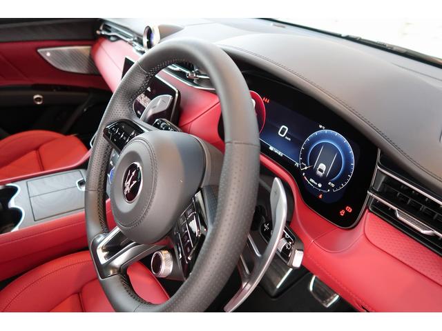 グレカーレ Ｍｏｄｅｎａ　パノラマサンルーフ　エアサスペンション　セキュリティーアラーム　衝突軽減ブレーキ（31枚目）