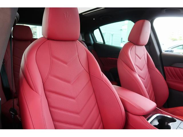 グレカーレ Ｍｏｄｅｎａ　パノラマサンルーフ　エアサスペンション　セキュリティーアラーム　衝突軽減ブレーキ（32枚目）