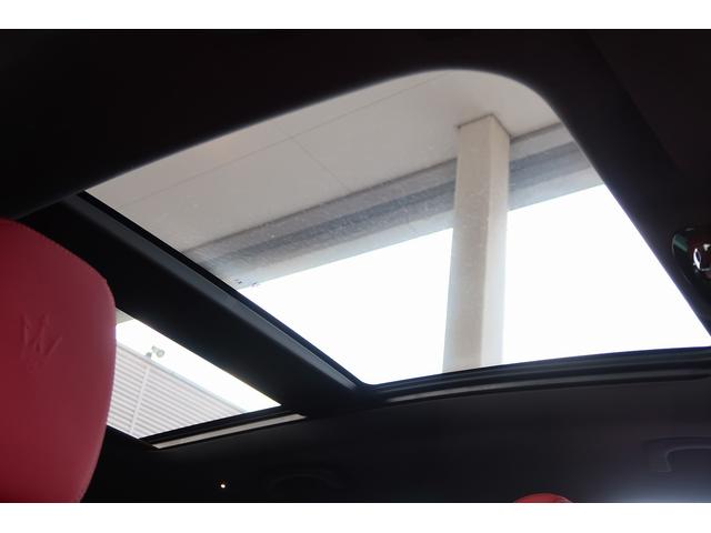 グレカーレ Ｍｏｄｅｎａ　パノラマサンルーフ　エアサスペンション　セキュリティーアラーム　衝突軽減ブレーキ（38枚目）