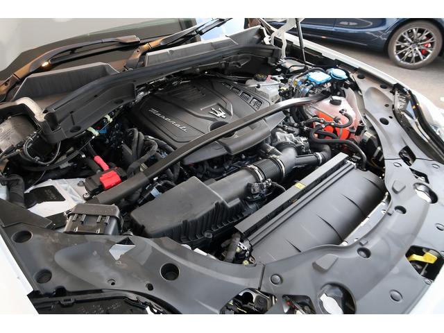 グレカーレ Ｍｏｄｅｎａ　パノラマサンルーフ　エアサスペンション　セキュリティーアラーム　衝突軽減ブレーキ（64枚目）