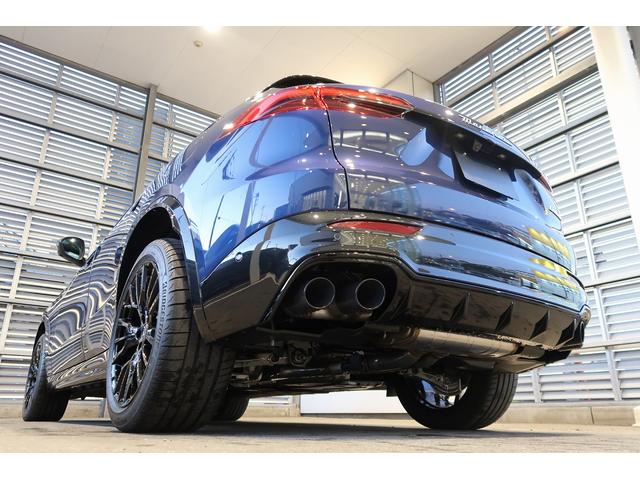 グレカーレ モデナ パノラマサンルーフ セキュリティーアラーム 衝突軽減ブレーキ ブレーキキャリパーブラック テックアシストパッケージ 20インチエテレ鍛造(グロスブラック) スタッガードホイール(11枚目)