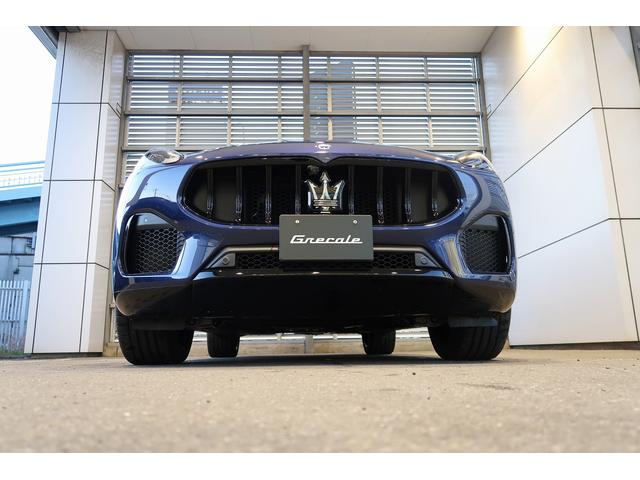 グレカーレ モデナ パノラマサンルーフ セキュリティーアラーム 衝突軽減ブレーキ ブレーキキャリパーブラック テックアシストパッケージ 20インチエテレ鍛造(グロスブラック) スタッガードホイール(14枚目)