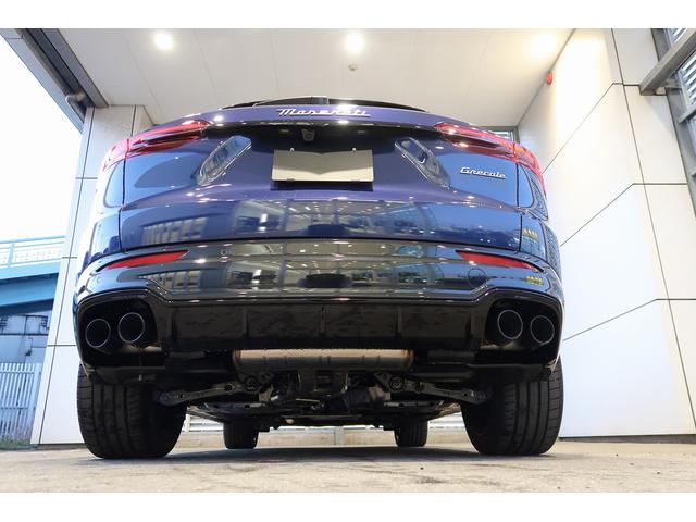 グレカーレ モデナ パノラマサンルーフ セキュリティーアラーム 衝突軽減ブレーキ ブレーキキャリパーブラック テックアシストパッケージ 20インチエテレ鍛造(グロスブラック) スタッガードホイール(15枚目)