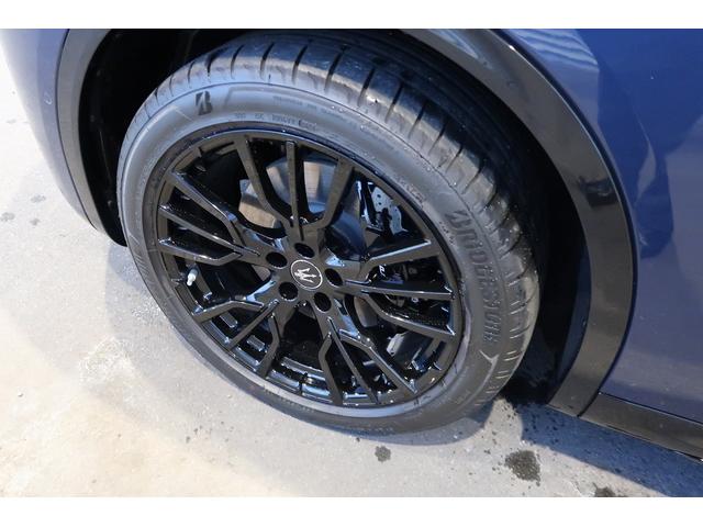 グレカーレ モデナ パノラマサンルーフ セキュリティーアラーム 衝突軽減ブレーキ ブレーキキャリパーブラック テックアシストパッケージ 20インチエテレ鍛造(グロスブラック) スタッガードホイール(21枚目)