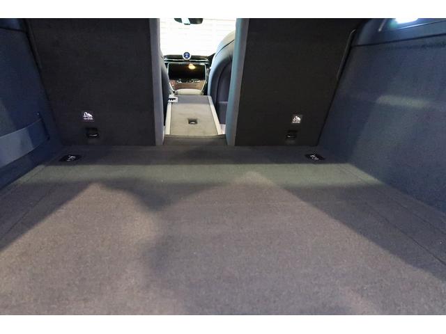 グレカーレ モデナ パノラマサンルーフ セキュリティーアラーム 衝突軽減ブレーキ ブレーキキャリパーブラック テックアシストパッケージ 20インチエテレ鍛造(グロスブラック) スタッガードホイール(24枚目)