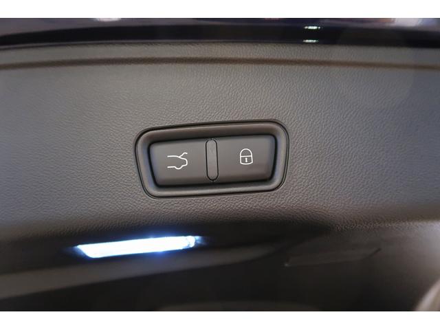 グレカーレ モデナ パノラマサンルーフ セキュリティーアラーム 衝突軽減ブレーキ ブレーキキャリパーブラック テックアシストパッケージ 20インチエテレ鍛造(グロスブラック) スタッガードホイール(27枚目)