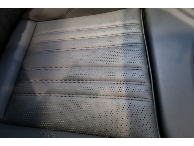 グレカーレ モデナ パノラマサンルーフ セキュリティーアラーム 衝突軽減ブレーキ ブレーキキャリパーブラック テックアシストパッケージ 20インチエテレ鍛造(グロスブラック) スタッガードホイール(33枚目)