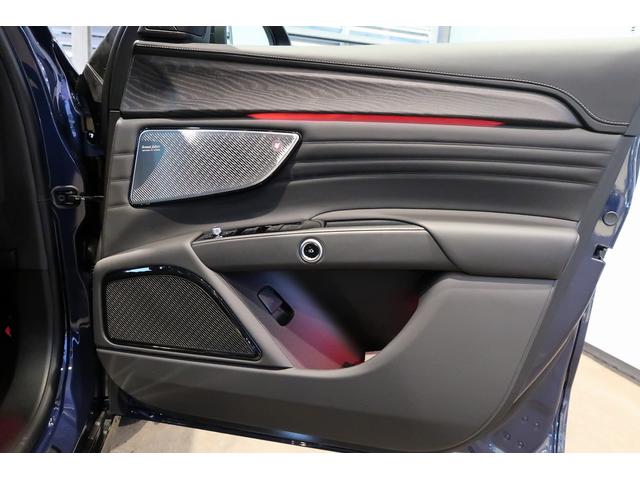 グレカーレ モデナ パノラマサンルーフ セキュリティーアラーム 衝突軽減ブレーキ ブレーキキャリパーブラック テックアシストパッケージ 20インチエテレ鍛造(グロスブラック) スタッガードホイール(35枚目)