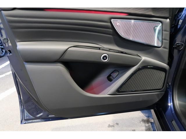 グレカーレ モデナ パノラマサンルーフ セキュリティーアラーム 衝突軽減ブレーキ ブレーキキャリパーブラック テックアシストパッケージ 20インチエテレ鍛造(グロスブラック) スタッガードホイール(42枚目)